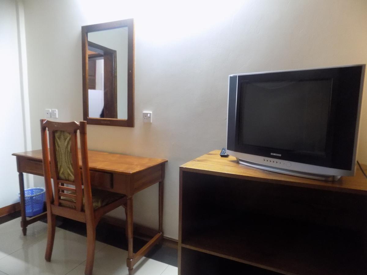Kayegi Hotel 엠발레 외부 사진