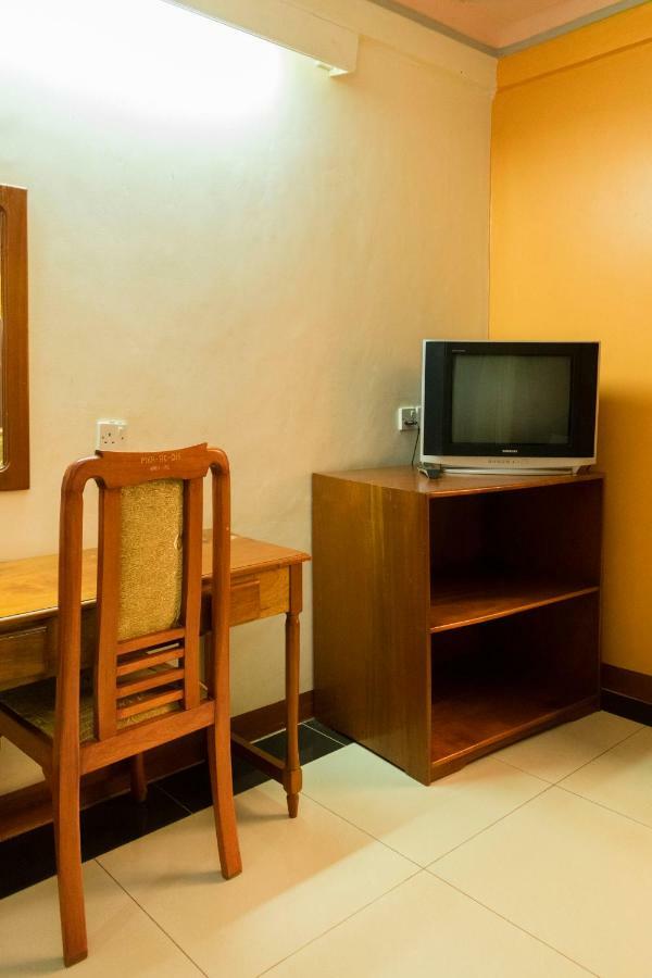 Kayegi Hotel 엠발레 외부 사진