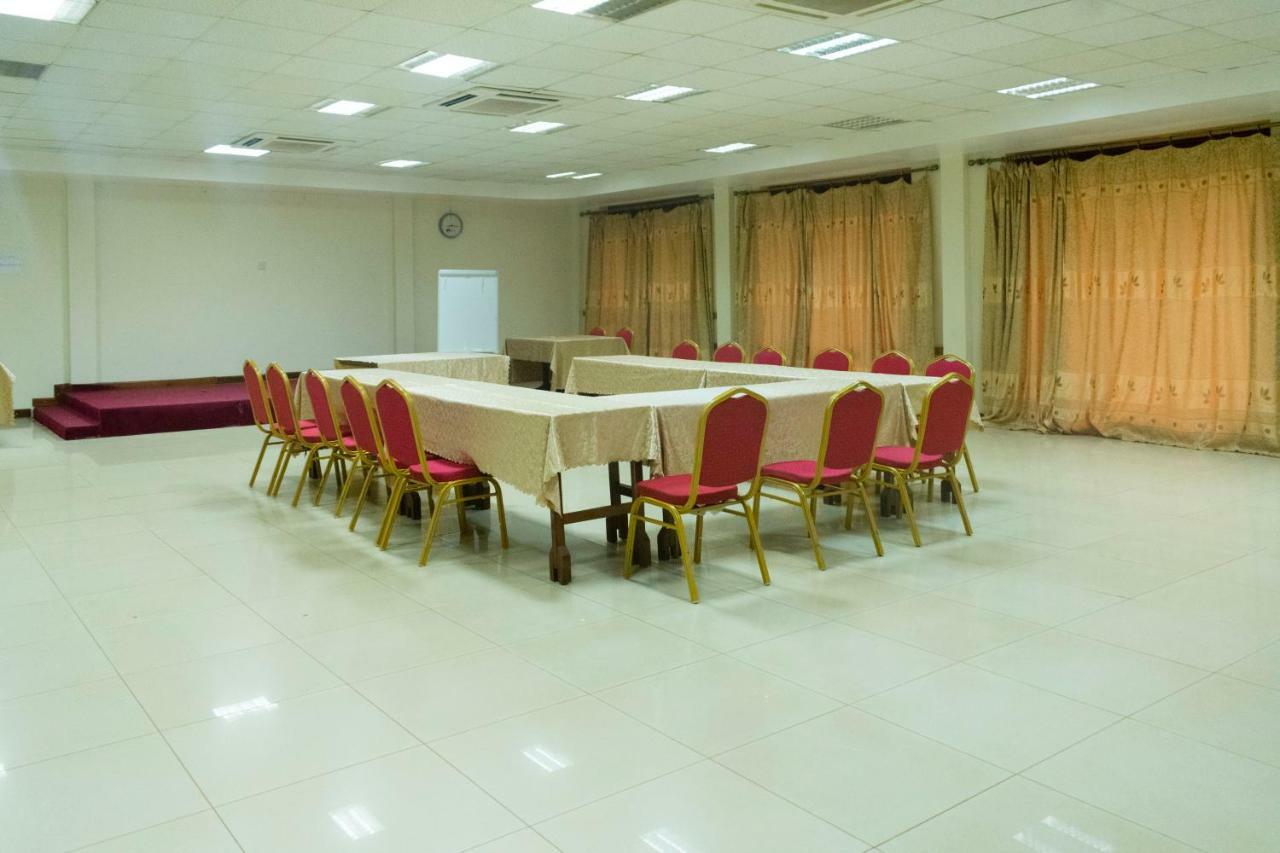 Kayegi Hotel 엠발레 외부 사진
