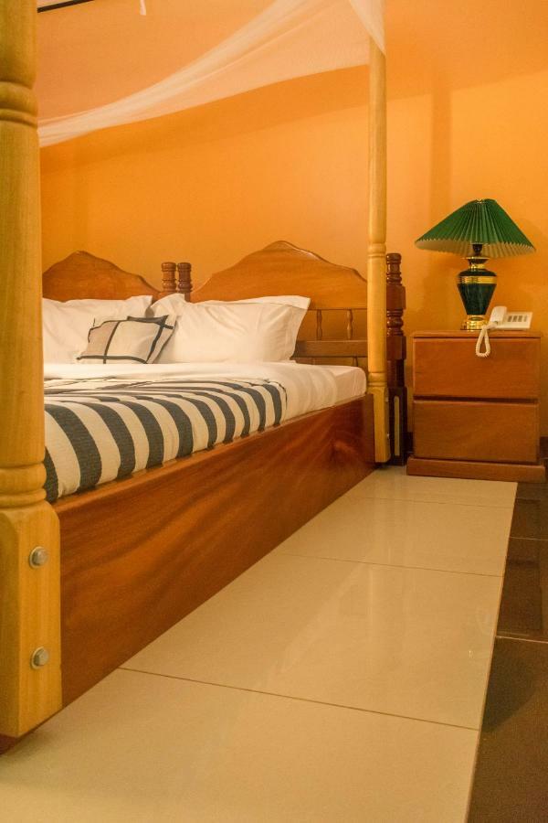Kayegi Hotel 엠발레 외부 사진